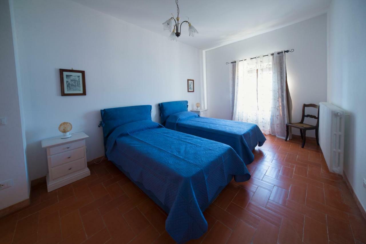 La Vecchia Cantina Guzzardi Lari Exteriör bild