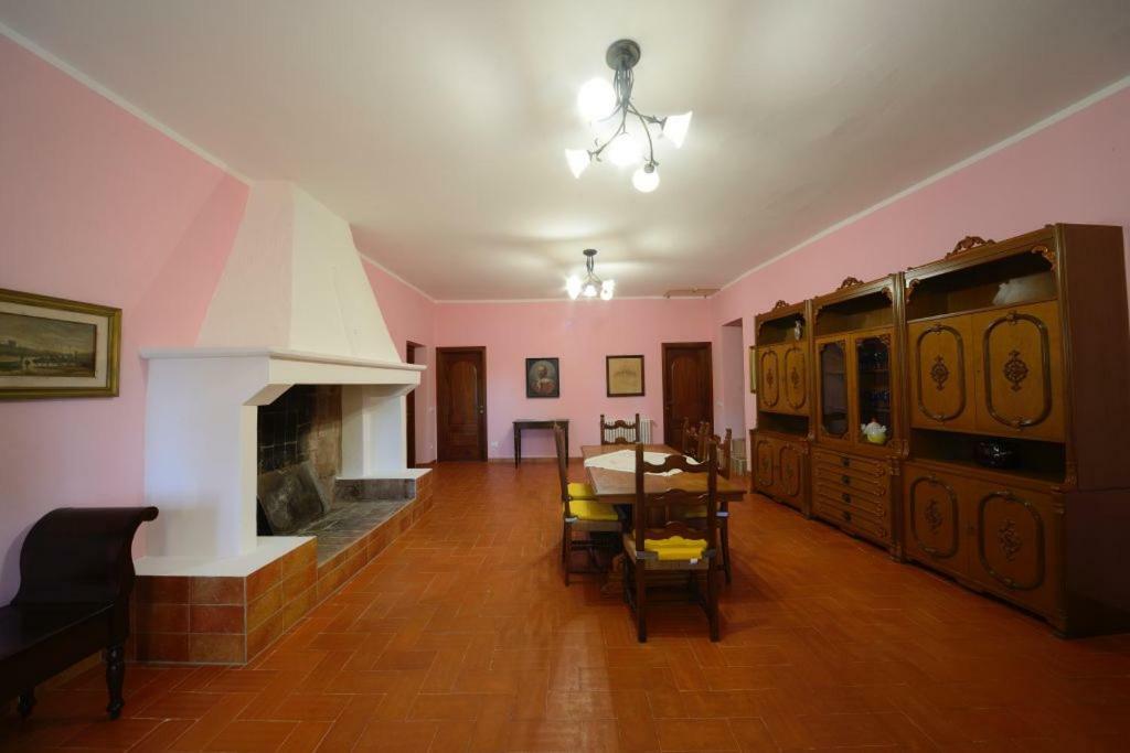 La Vecchia Cantina Guzzardi Lari Exteriör bild